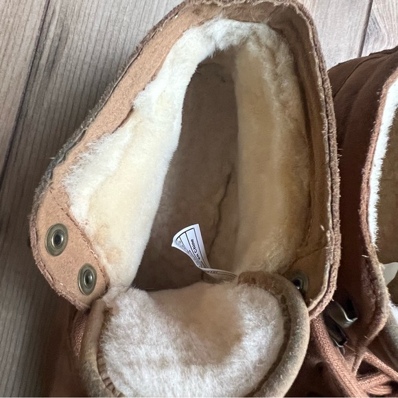 UGG Bethany Boots - Picture 9 of 15